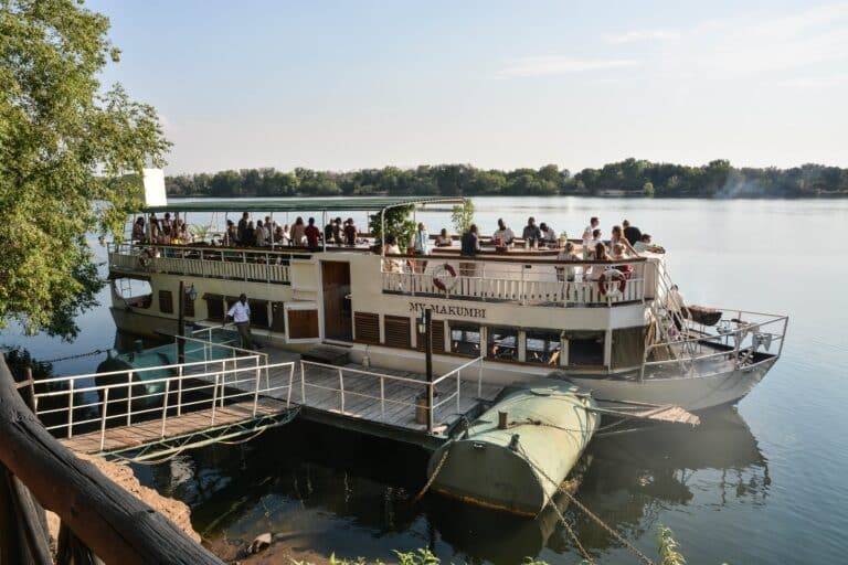 Victoria Falls Tour02